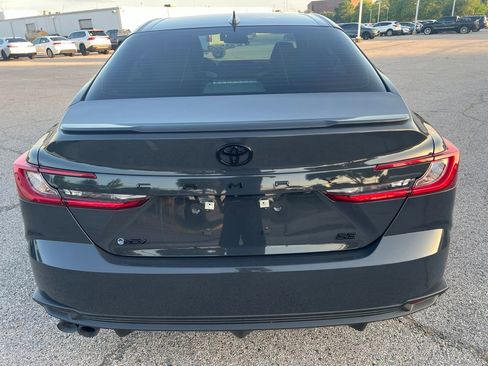 Used 2025 Toyota Camry SE w/ Convenience Package FWD image 5