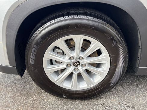 Used 2025 Toyota Grand Highlander XLE image 32