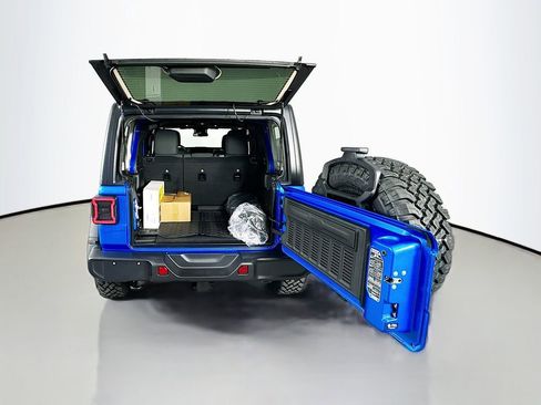 Used 2025 Jeep Wrangler Unlimited Sport AWD/4WD image 28