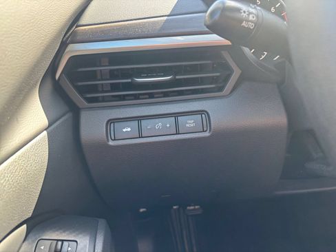 Used 2025 Nissan Altima 2.5 SV FWD image 34