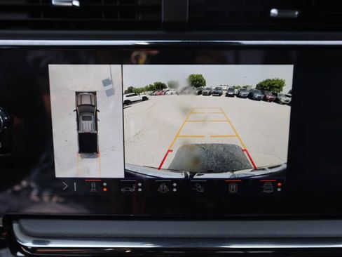 Used 2025 GMC Sierra 1500 AT4 w/ AT4 Premium Package AWD/4WD image 23
