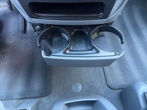 Used 2006 Chrysler Town & Country Touring image 19