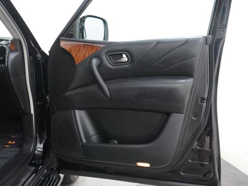 Used 2016 INFINITI QX80 4WD w/ Deluxe Technology Package image 9