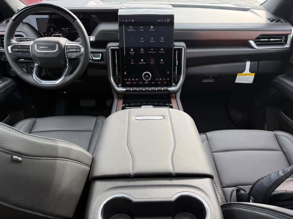 New 2026 GMC Yukon Denali w/ Denali Reserve Package AWD/4WD image 8