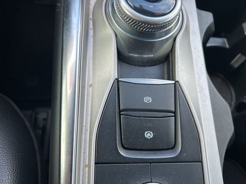 Used 2023 Ford Explorer Limited w/ Equipment Group 301A image 33