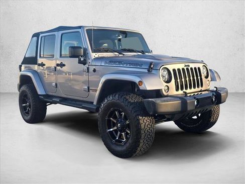Used 2017 Jeep Wrangler Unlimited Sahara image 3