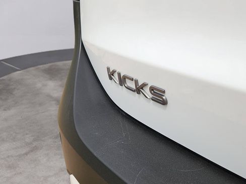 Used 2025 Nissan Kicks SV AWD/4WD image 24