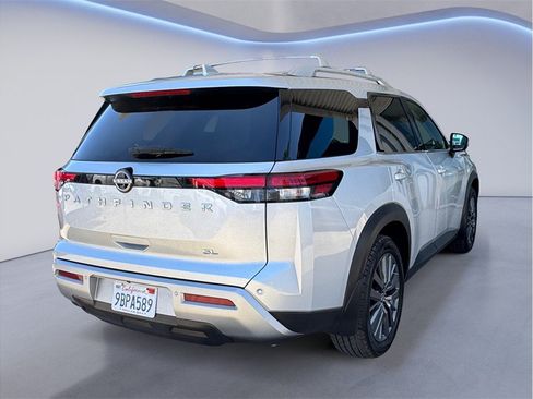 Used 2022 Nissan Pathfinder SL w/ SL Premium Package FWD image 6