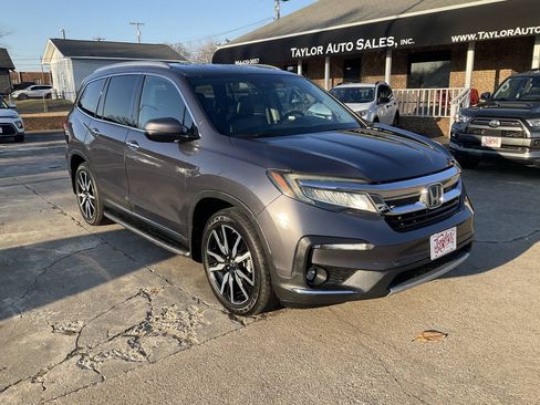 Used 2019 Honda Pilot Touring image 1