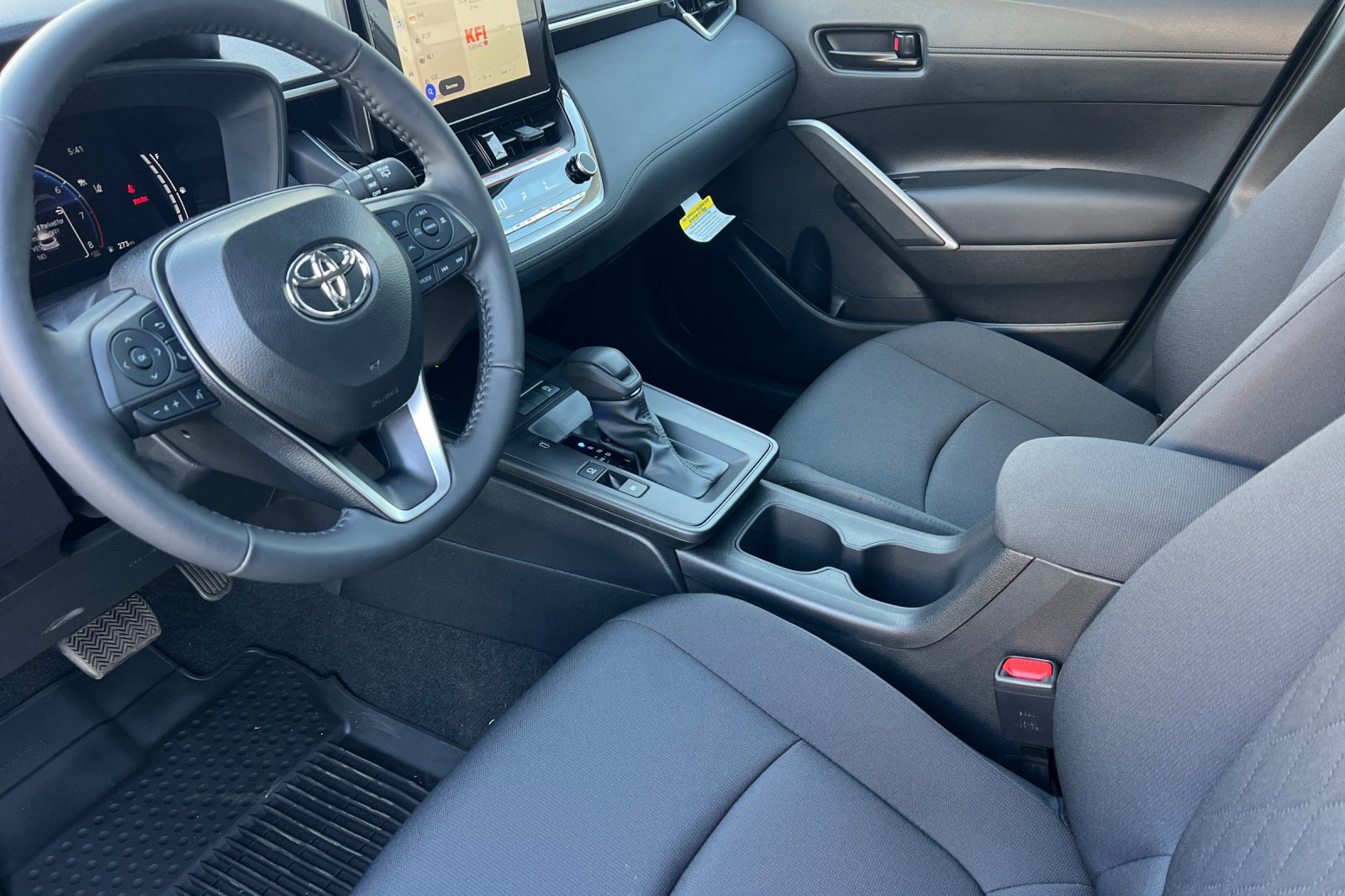 Certified 2026 Toyota Corolla Cross LE w/ Moonroof Package FWD image 9