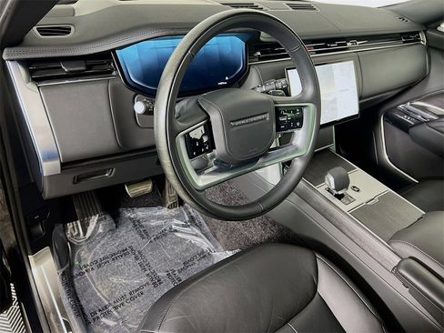 Used 2025 Land Rover Range Rover Long Wheelbase SE image 9