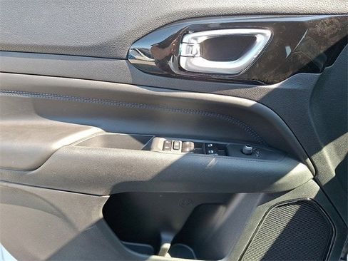 New 2026 Jeep Compass Limited image 8