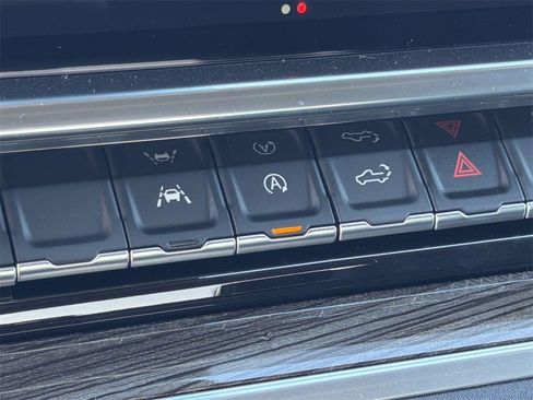 New 2026 GMC Sierra 1500 Elevation image 19