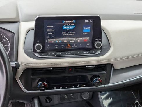 Used 2025 Nissan Rogue SV FWD image 21