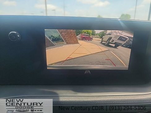 Used 2025 Buick Encore GX Preferred AWD/4WD image 14