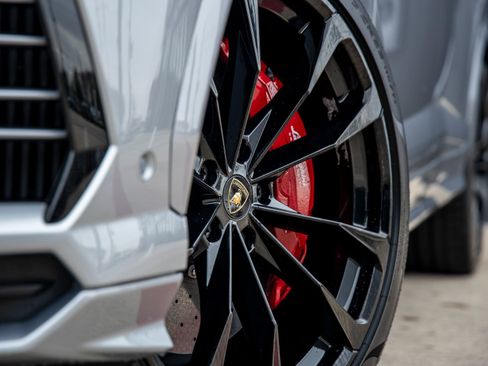 Used 2020 Lamborghini Urus image 15