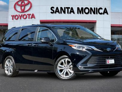 Certified 2022 Toyota Sienna Platinum