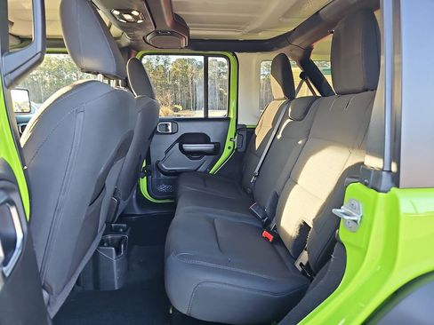 Used 2021 Jeep Wrangler Unlimited Sport image 20