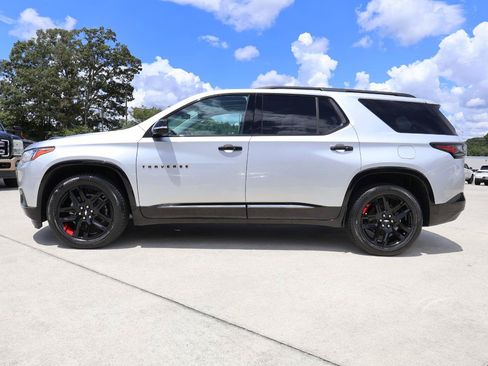 Used 2020 Chevrolet Traverse Premier w/ Redline Edition FWD image 3