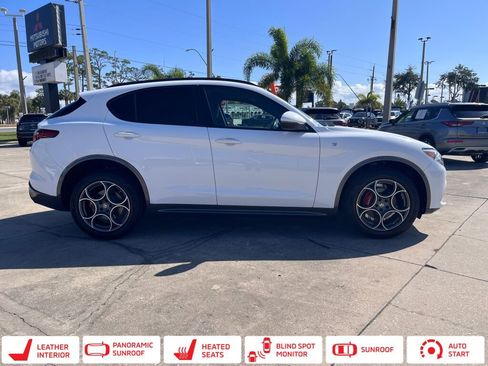 Used 2022 Alfa Romeo Stelvio Ti image 2