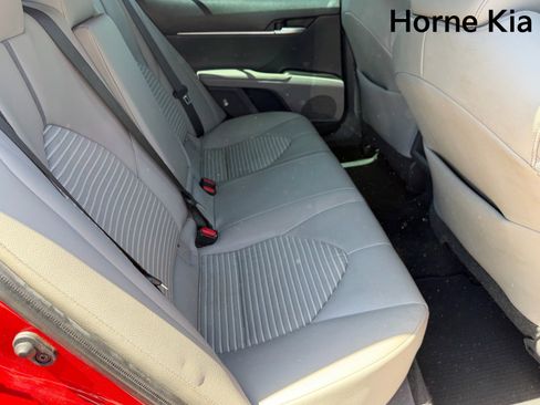 Used 2021 Toyota Camry SE w/ Convenience Package FWD image 13