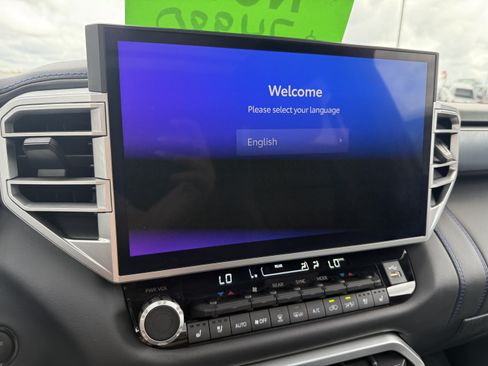 Certified 2025 Toyota Sequoia Platinum AWD/4WD image 9