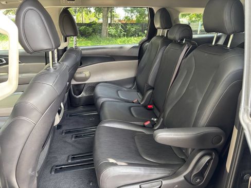 Used 2026 Kia Carnival FWD image 43
