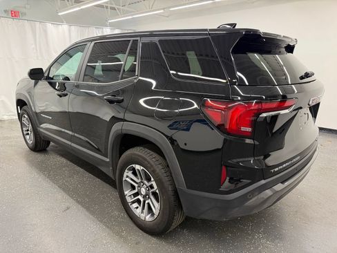 Used 2025 GMC Terrain Elevation AWD/4WD image 3