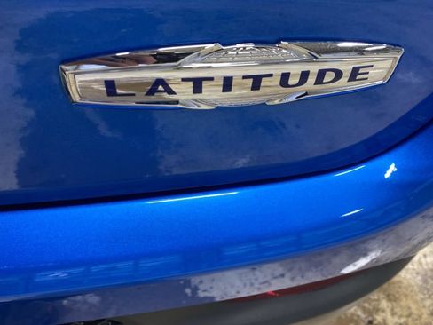 Used 2025 Jeep Compass Latitude w/ Convenience Group image 41