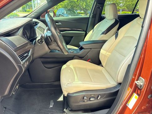 Used 2019 Cadillac XT4 Sport FWD image 21