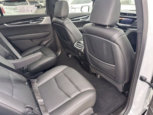 Certified 2023 Cadillac XT6 Premium Luxury AWD/4WD image 18