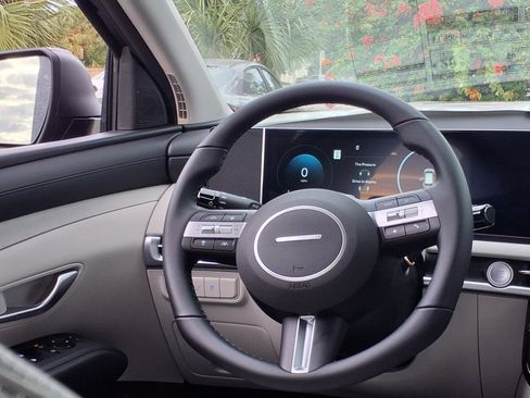 Certified 2025 Hyundai Tucson SEL image 14