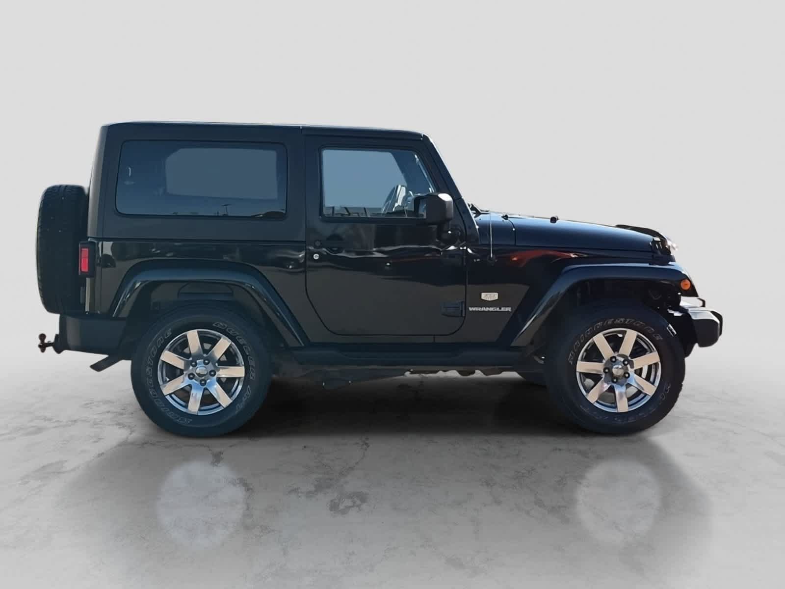 Used 2011 Jeep Wrangler Sahara w/ Dual Top Group AWD/4WD image 9