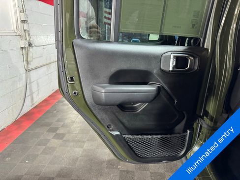 Used 2023 Jeep Wrangler Unlimited w/ Cold Weather Group image 10