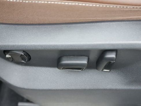 Used 2023 Volkswagen Atlas SE w/ Panoramic Sunroof Package image 16