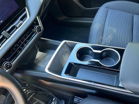 Used 2025 Chevrolet Equinox LT image 38