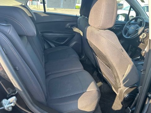 Used 2020 Chevrolet Trax LS w/ LPO, Protection Package FWD image 20
