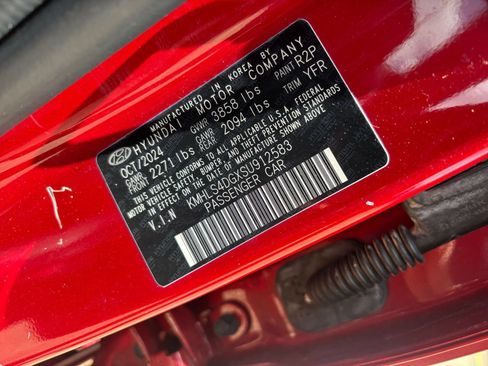 Used 2025 Hyundai Elantra SEL FWD image 30