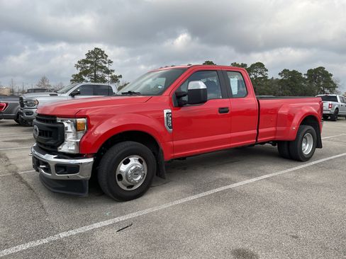 Used 2022 Ford F350 XL image 4