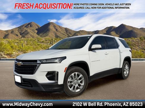 Used 2023 Chevrolet Traverse LS w/ Safety Package image 1