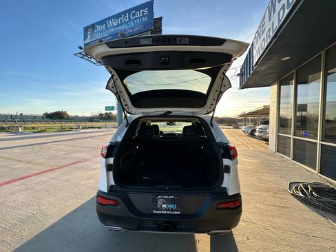 Used 2015 Jeep Cherokee Limited w/ Trailer Tow Group image 9