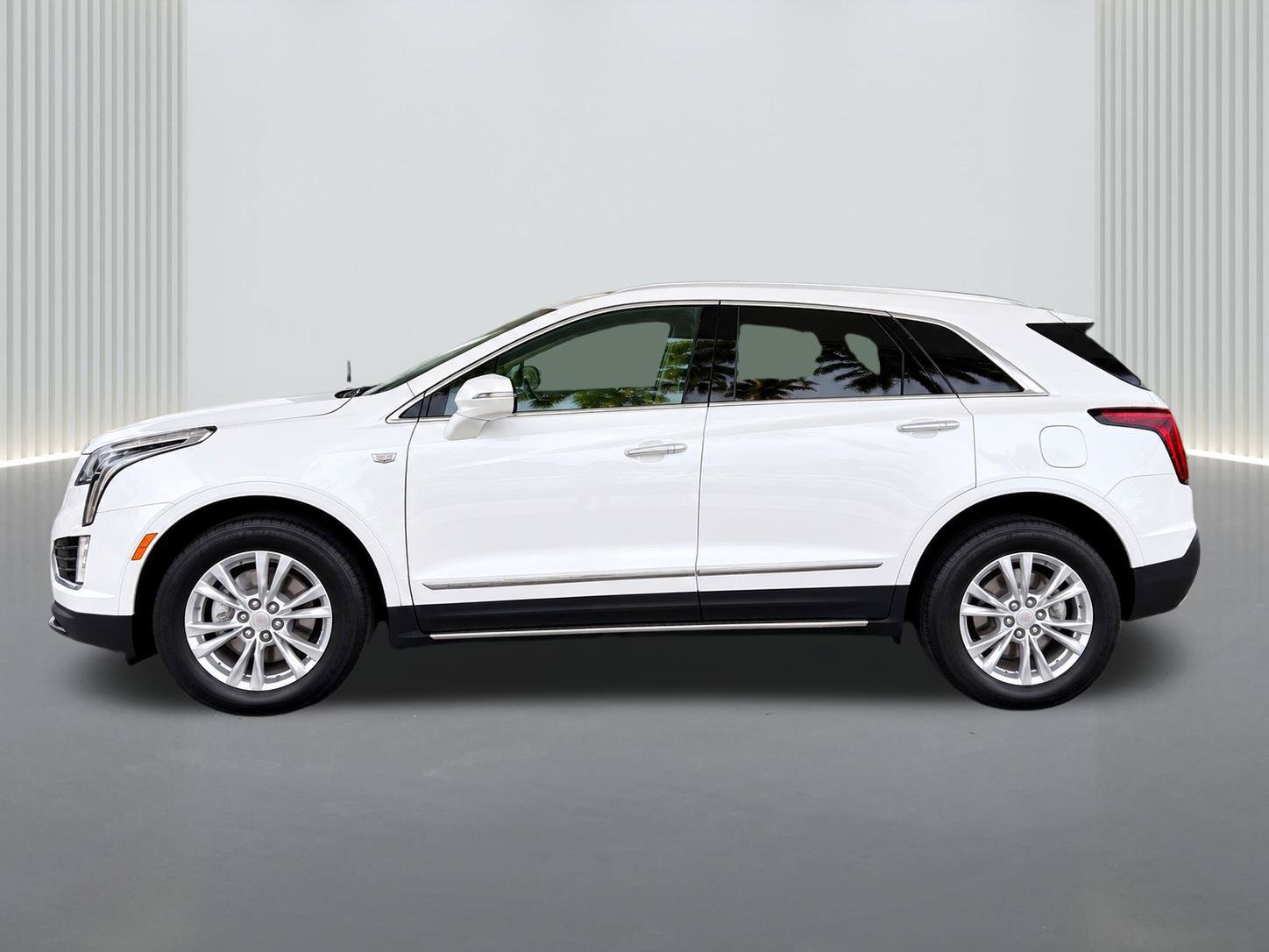 Certified 2023 Cadillac XT5 Luxury FWD image 3