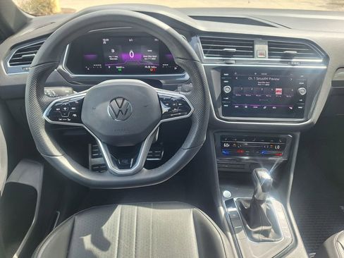 Used 2022 Volkswagen Tiguan SE R-Line image 20