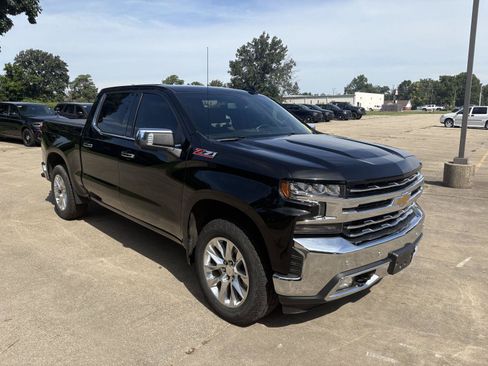 Used 2021 Chevrolet Silverado 1500 LTZ w/ Z71 Off-Road Package AWD/4WD image 2
