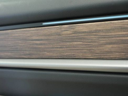 New 2026 Porsche Macan 4 Electric image 29