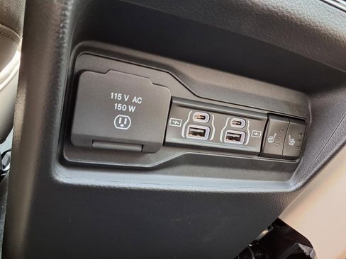 Used 2025 Jeep Grand Cherokee Limited w/ Black Appearance Package image 26