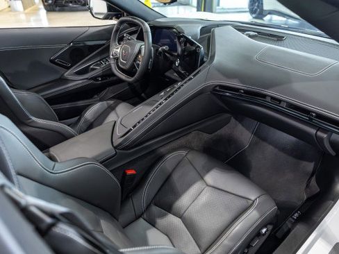 Used 2025 Chevrolet Corvette Stingray Preferred Conv w/ Z51 Performance Package RWD image 26