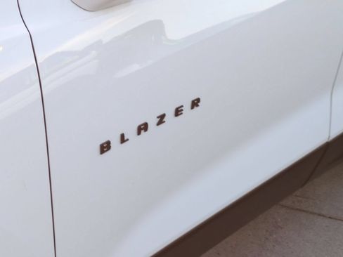 Used 2024 Chevrolet Blazer LT w/ Convenience Package FWD image 30