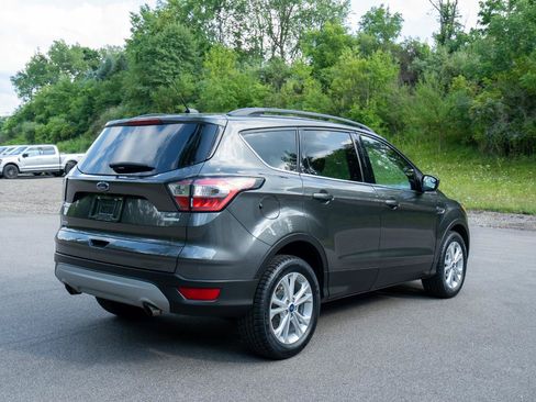 Used 2018 Ford Escape SE FWD image 3