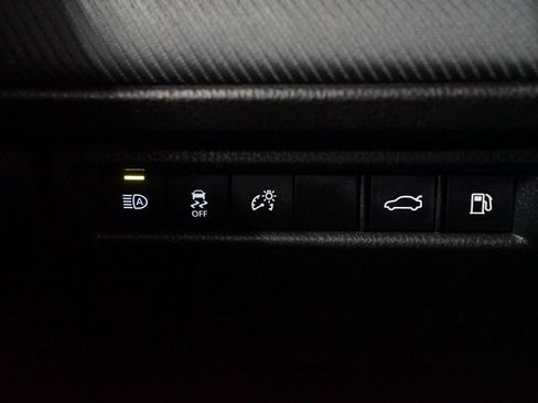 Used 2025 Toyota Camry SE FWD image 24